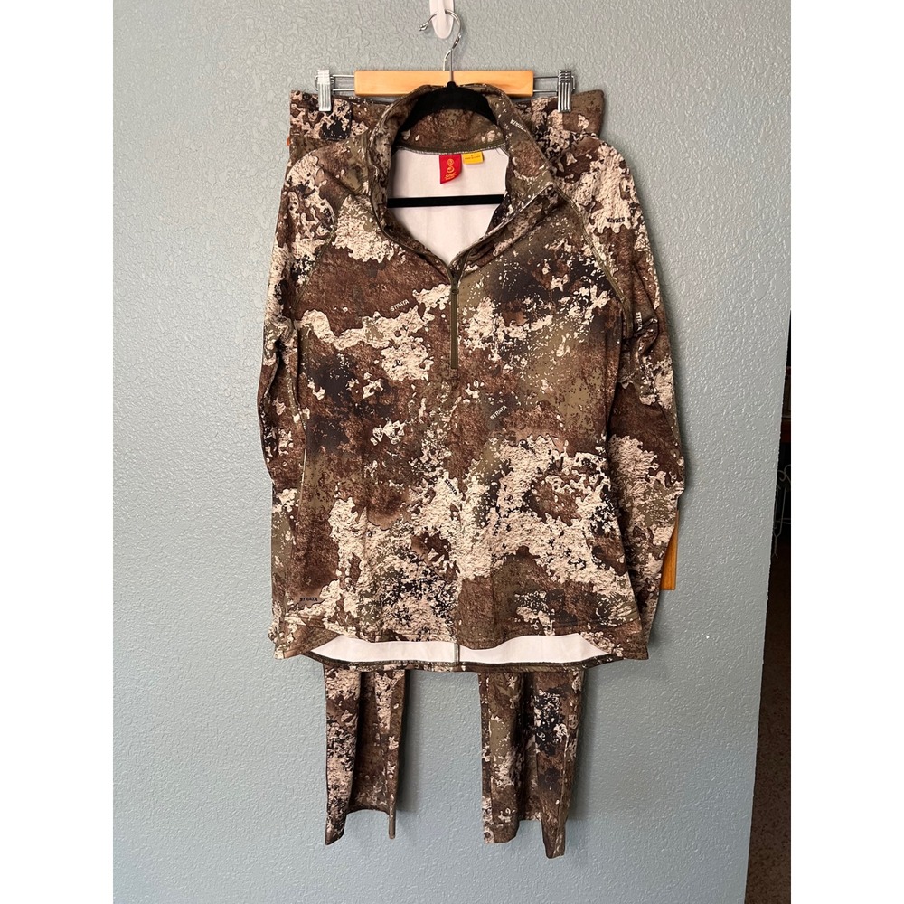 SHE Outdoor Strata Camo Hunting Set Womens Large 1/4 Zip Top & Cargo Pants